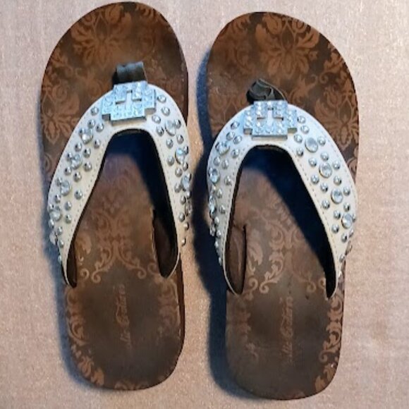 Rustic Couture Brown Flip Flops with Rhinestones, Size 7 - Picture 2 of 7